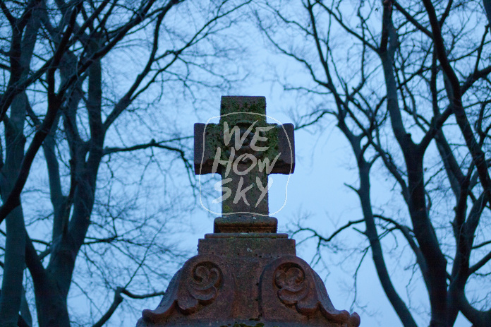 Metallkreuz Friedhofstor