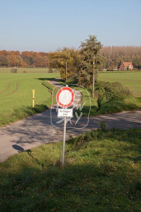 Verkehrsschild Anlieger frei