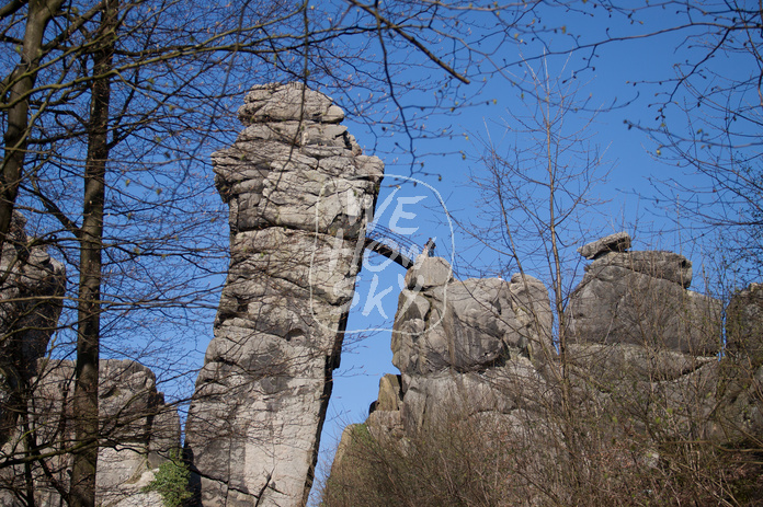 Blauer Frühlingshimmel