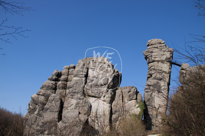 Blauer Frühlingshimmel