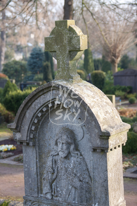 Alter Grabstein
