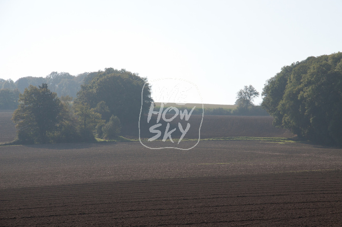 Acker im Gegenlicht