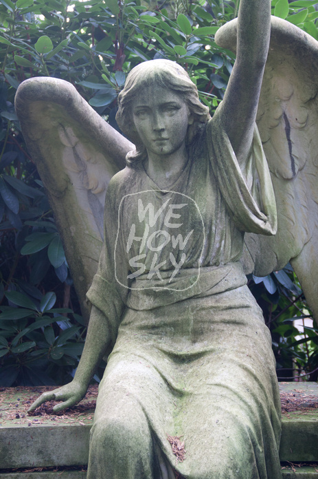 Große Engeldfigur