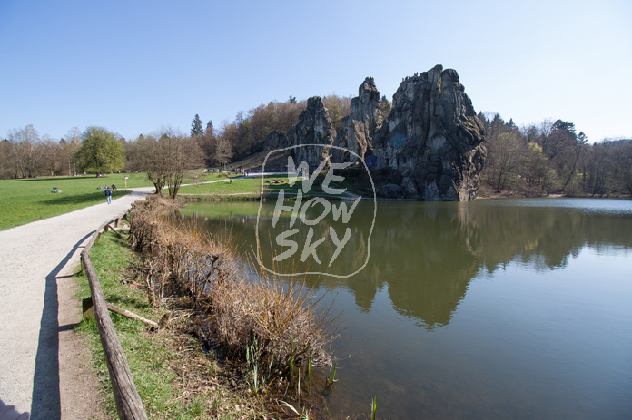 Wanderweg am Teich