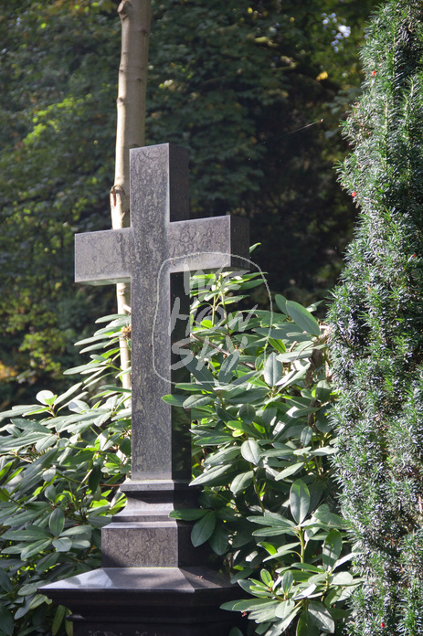 Schwarzes Marmorkreuz