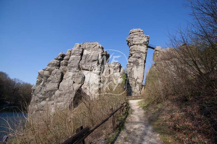 Blauer Frühlingshimmel