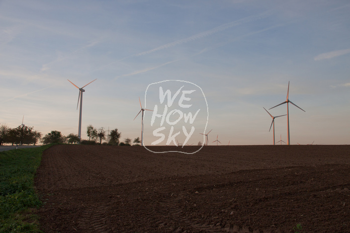 Windkraft im Sonnenuntergeng