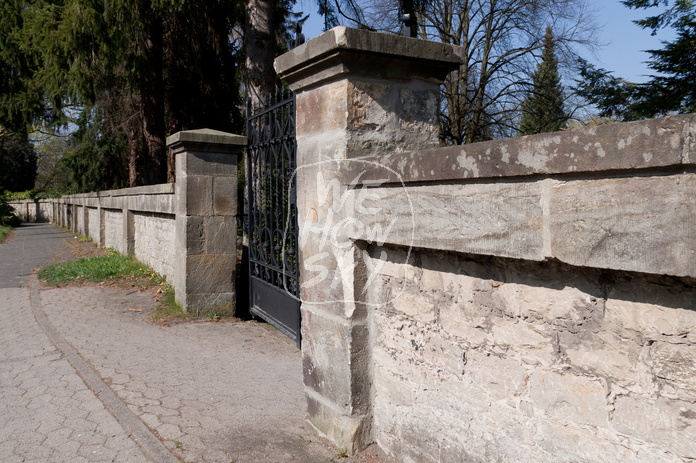 Friedhofseingang