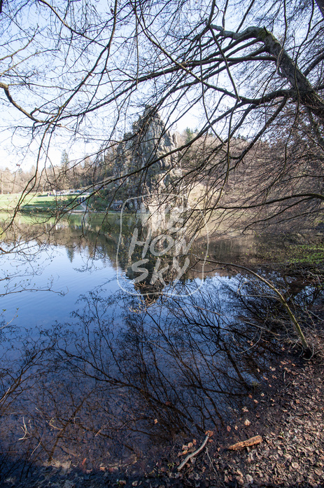 Externstein durch Bäume