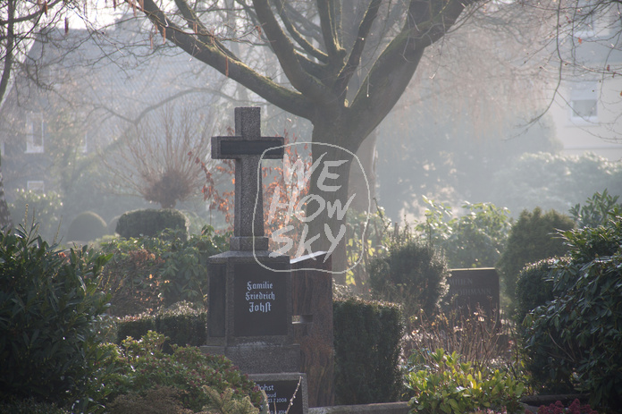 Großes Grabkreuz