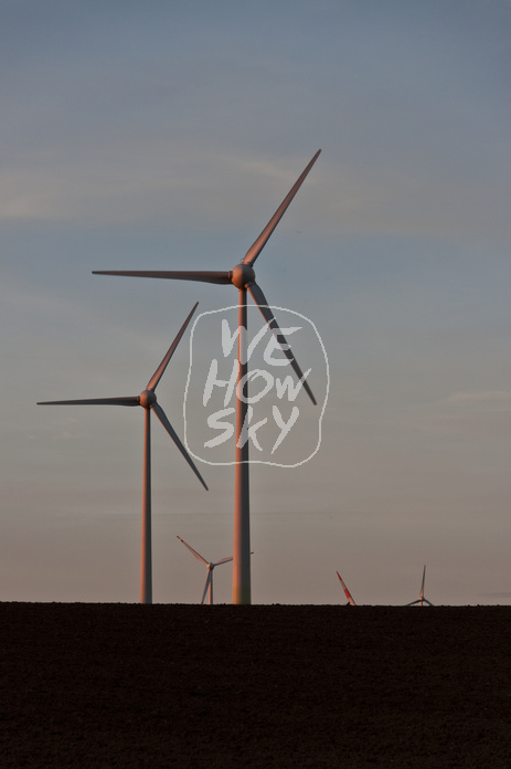 Windkraft im Sonnenuntergeng