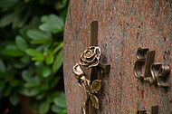 Kreuz mit Rose