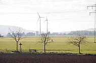 Windräder im Gegenlicht