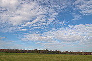 blauer Wolkenhimmel