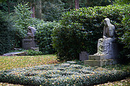 Große Grabfiguren