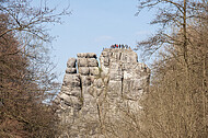 Externstein durch Bäume