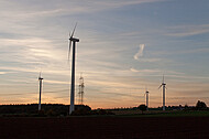 Windkraft im Sonnenuntergeng