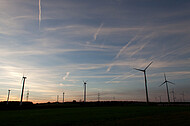 Windkraft im Sonnenuntergeng