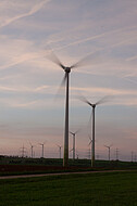 Windkraft im Sonnenuntergeng