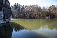 Schatten auf Teich