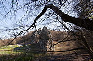 Externstein durch Bäume